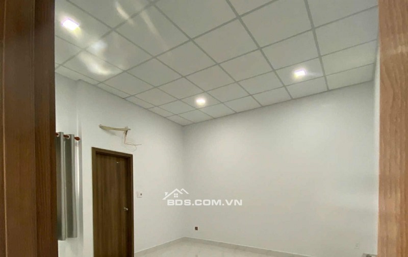 Bán nhà sát căn mặt tiền đường Tỉnh Lộ 10, DT 63m2, xây mới 1 trệt, 1 lầu